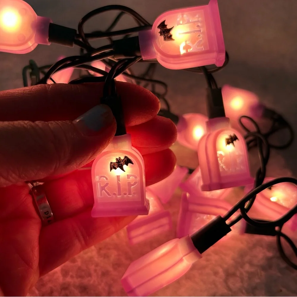 Vintage 2002 Halloween mini light covers 20 ghost & 20 tombs 1 string lite 5ft